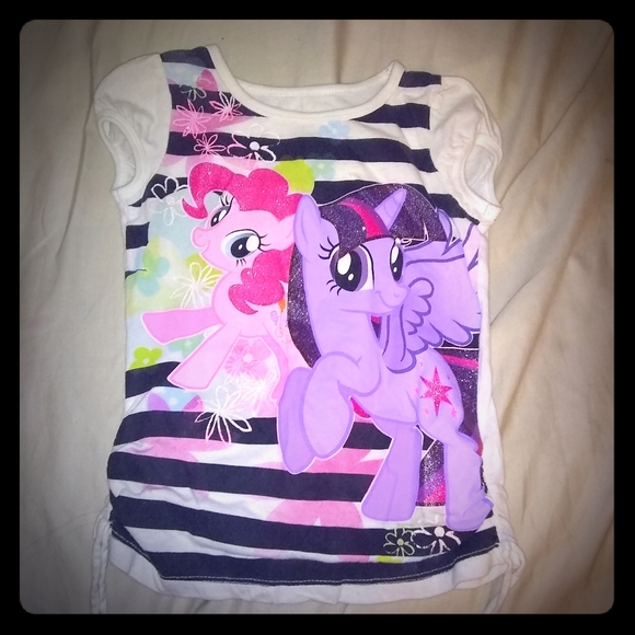 ⭐buy 2 get 1 free⭐My little pony🦄 graphic t-shirt - Picture 2 of 7